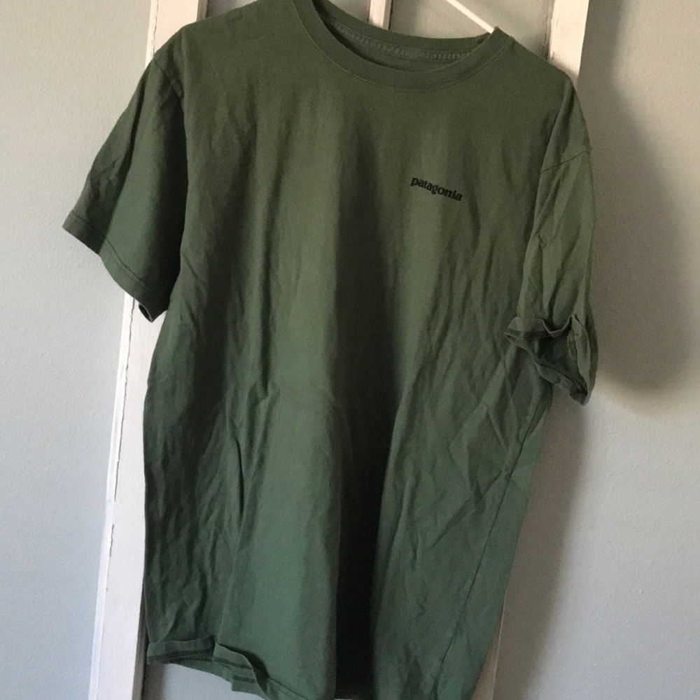 Men’s Patagonia shirt